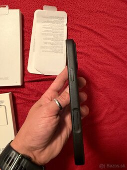 Kožený kryt pro iPhone 16 Pro Max Nomad Modern - černý - 5