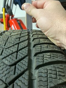 Pirelli Sottozero 3 245/45 R18 DOT 2022 - 5