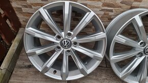 Predám originál VW London 5x112 r17 7J et40 - 5