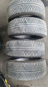 Michelin  245/45 R19 - 5