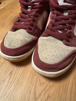 Nike SB Dunk Low Skate Like a Girl - 5