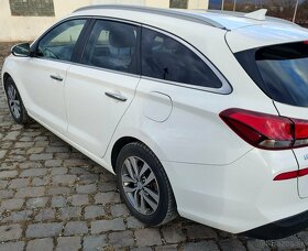 Hyundai i30 CW 1.6 CRDi 115ps - 5