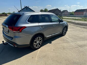 Mitsubishi Outlander 2.3 Di-D 4WD automat - 5