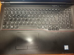 15,6"FHD Fujitsu Lifebook E558 i5-7300U,8GB,256GB SSD,W10 - 5