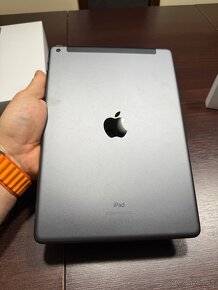 Apple Ipad 8 - 5