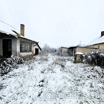 PREDAJ 2053 m2 stavebný pozemok, starší RD, všetky IS, Veľká - 5