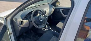 Predam Dacia Sandero 1.4. 55 kw benzin - 5