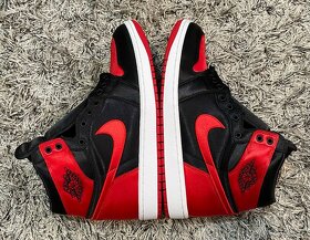 Jordan 1 Satin Bred 42,5 - 5