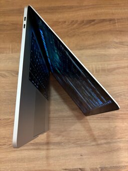 MacBook Pro 15,4" 2018 - 5