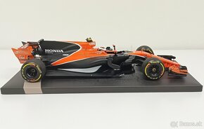 1:18 Minichamps McLaren F1 MCL32 Vandoorne 2017 - 5