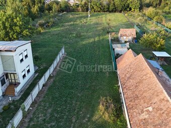 Priestranný stavebný pozemok, všetky siete, cesta, cho… - 5