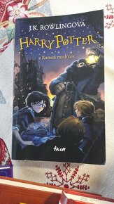 predam knihy Dennik odvazneho bojka+Harry Potter-Kamen mudrc - 5