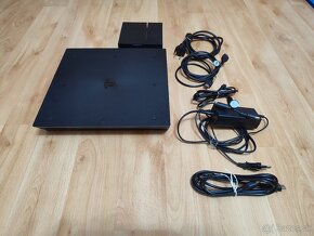 PlayStation 4 Pro - 1TB CUH-7116B + okuliare VR + kamera - 5