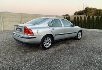 VOLVO S60 2.0 R5 TURBO MOMENTUM - 5