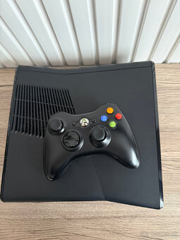 Xbox 360 Slim s hrou - 5