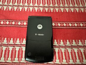 Motorola RAZR V3 - 5