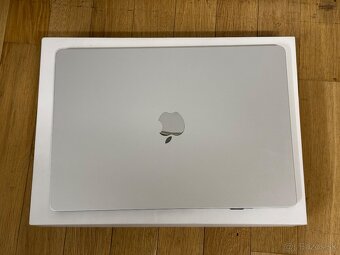 MacBook Air 15” M3 - 5