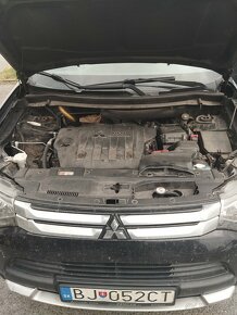 Mitsubishi Outlander 2.2 - 5