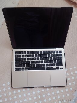 Predám MacBook Air M2 512GB Starlight– TOP stav - 5