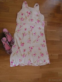 Krátke kvetové šaty - 5