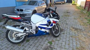 Suzuki GSXR 750 K2 - 5