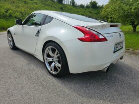 Nissan 370z - 5