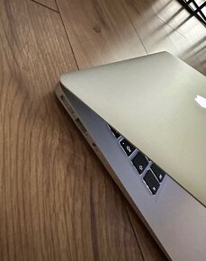 Apple Macbook Air 13 2017 - 5