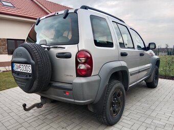 Jeep Cherokee KJ 2006 180 000km - 5