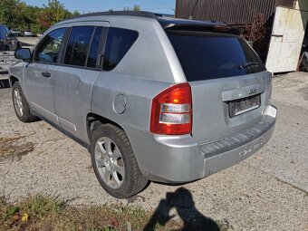 rozpredam jeep compass 2,4 benzin 125kw 4x4 2007 - 5