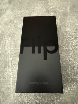 Samsung Galaxy Z Flip 4 128GB Graphite - 5