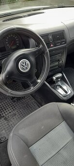 Volkswagen Golf - 5