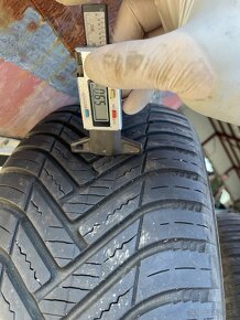 205/60R16 celorocne hankook - 5