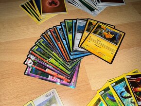 Predam 340 Pokemon kariet rozne leskle vid foto - 5