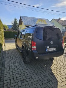 Nissan Pathfinder - 5