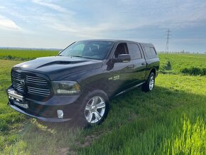 Dodge RAM 1500 5.7 Hemi bez LPG - 5