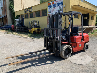 HC Forklift CPCD30, ISUZU diesel, triplex, r. 2011, 4038 mth - 5