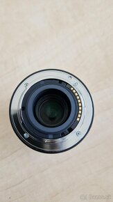 SONY E 24mm f/1.8 APS-C - 5