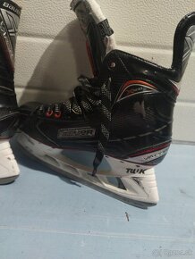 Predám korčule Bauer Vapor X500 SR - 5