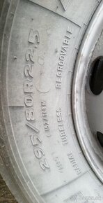 Autobus Karosa kolesá Firestone 295/80 R22,5 - 5