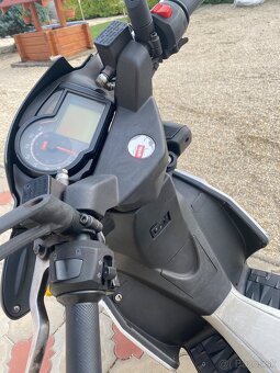 Aprilia sr50 - 5