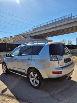 MITSUBISHI OUTLANDER 2 2.0TDI 103KW M6 4X4 2007 7 MIESTNE - 5