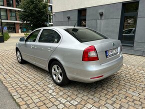 Skoda octavia 2.0 tdi - 2012 - 5