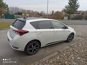 TOYOTA   AURIS  1,8 VVTi     HYBRID  CVT - 5