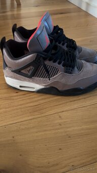 Jordan 4 Taupe Haze - 5