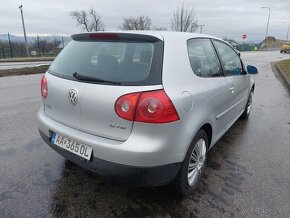 Volkswagen Golf 1.6 FSI Comfortline - 5