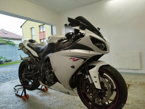 Yamaha R1 rn22 - 5