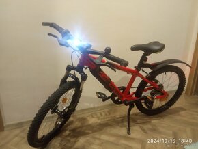 Predám detský bicykel 20" rockrider st 900 - 5