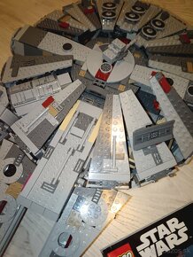 LEGO Star Wars 75105 Millennium Falcon, výrobca LEGO. Jedna - 5