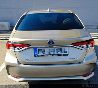 Toyota corolla 1,8 Hybrid sedan  r.v.4/2022 - 5