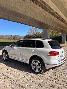 Predám VW Touareg 3.0TDi R-line - 5